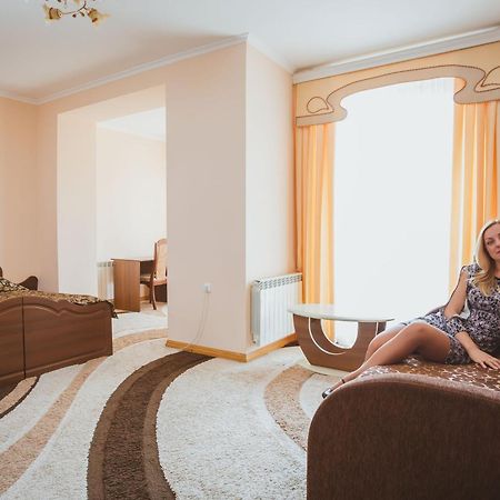 Andinna Hotel Tjernivtsi Eksteriør billede