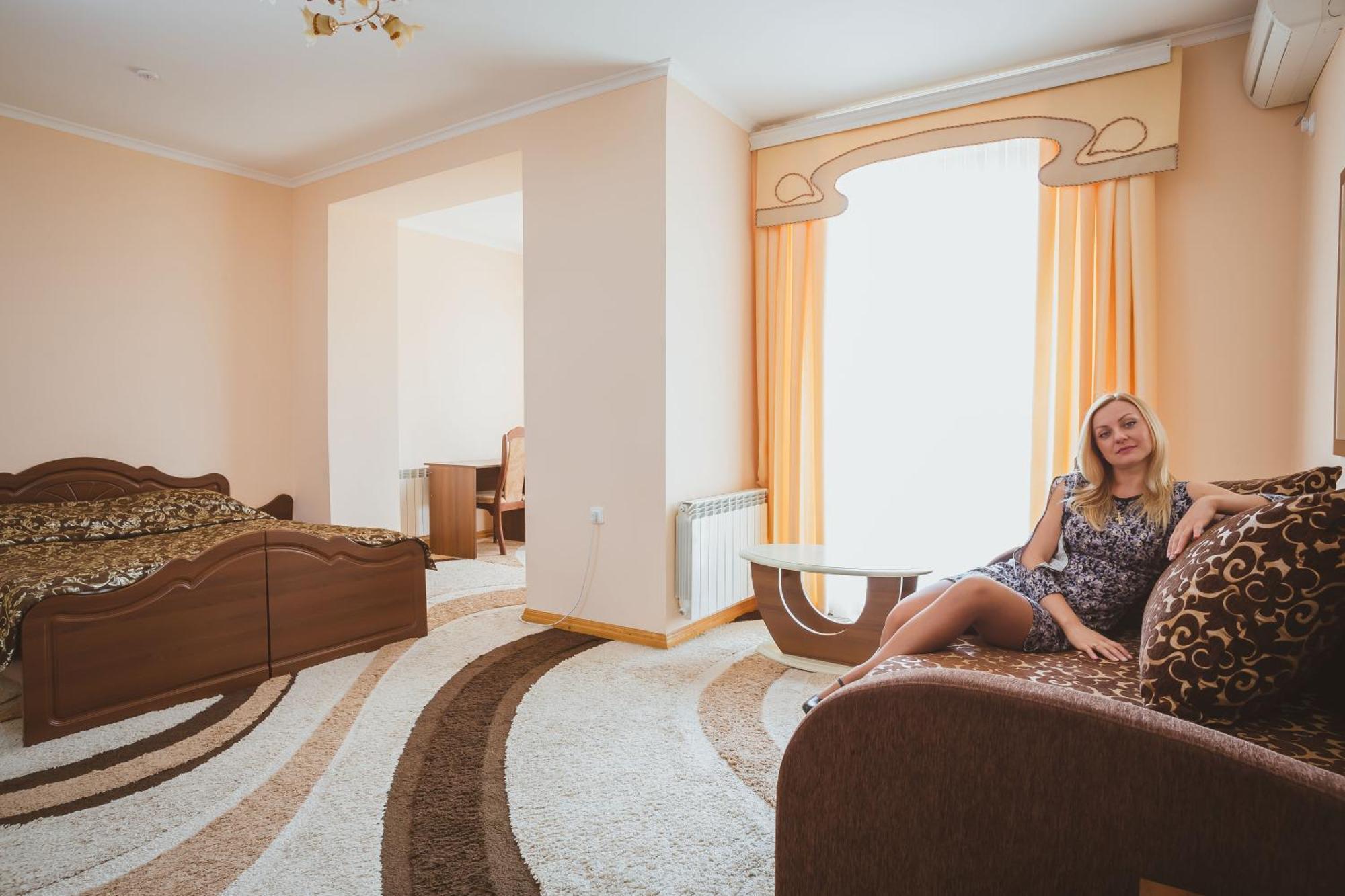 Andinna Hotel Tjernivtsi Eksteriør billede